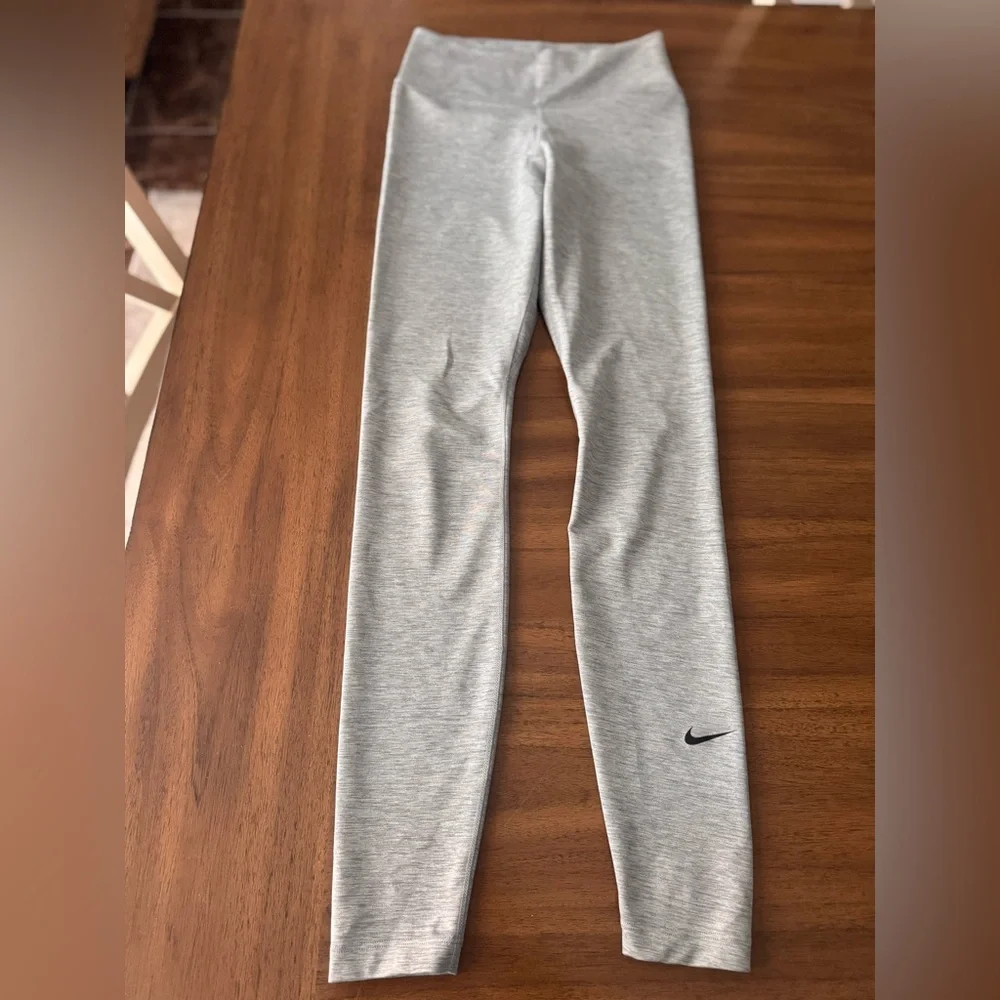Nike DriFit Women’s Gray Leggings XS